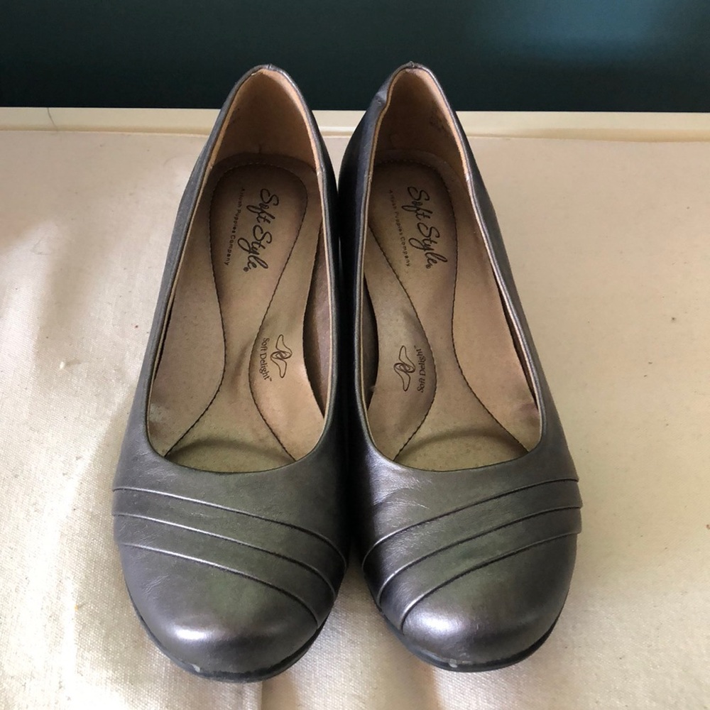 Soft Style Hush Puppies Metallic Silver Shoes